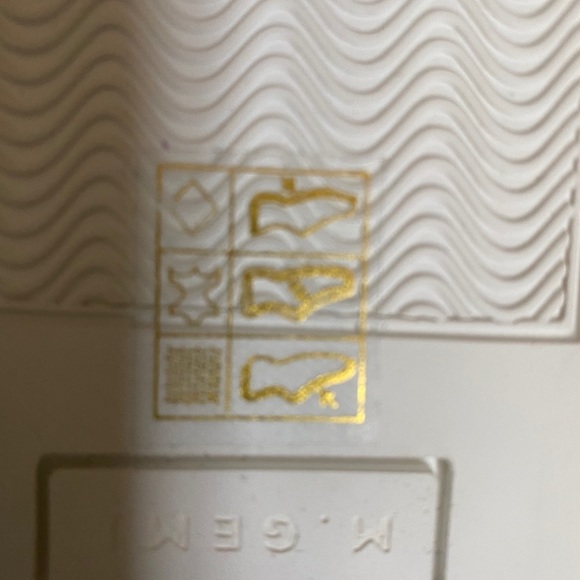 BEAUTIFUL NEW M.GEMI BLACK VELVET SLIP-ON SHOES (3) - Picture 12 of 16